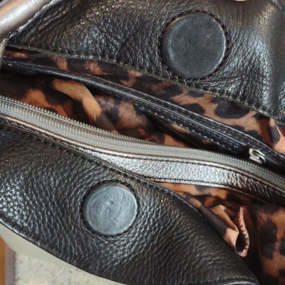 B Makowsky Black and Off white Purse  P3 - Picture 11 of 15